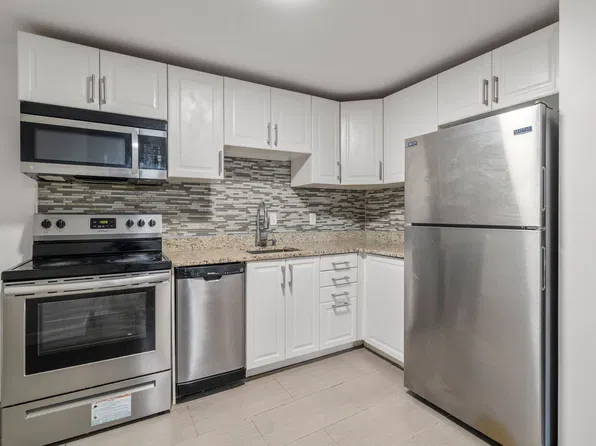 39 Montvale Ave APT 8, Woburn, MA 01801