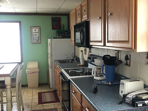 4th image of 200 W Sunny Isle St #0