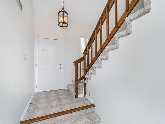 3rd image of 4715 Stansbury Ln