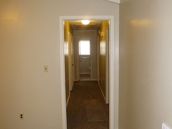 5th image of 1521 Carriage Ln E