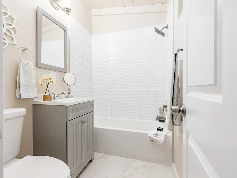665 Cathedral Dr — Photo 17