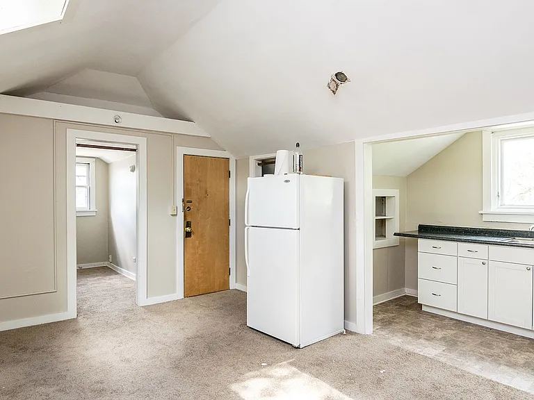 2455 S Main St — Photo 3