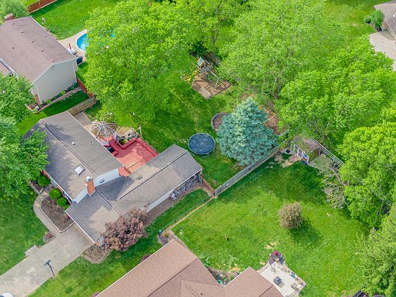 2nd image of 1802 Carlyle Dr