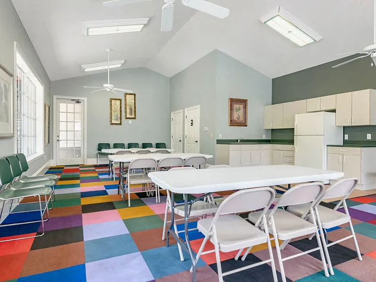 Westwood Apartments — Photo 15