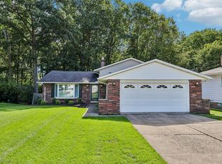 7035 W Parkview Dr, Cleveland, OH 44134