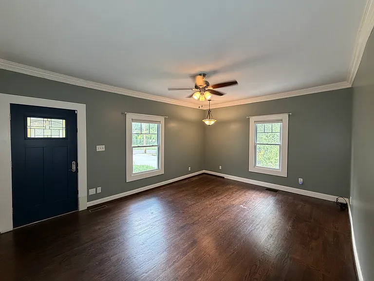 2919 Dempster St — Photo 2