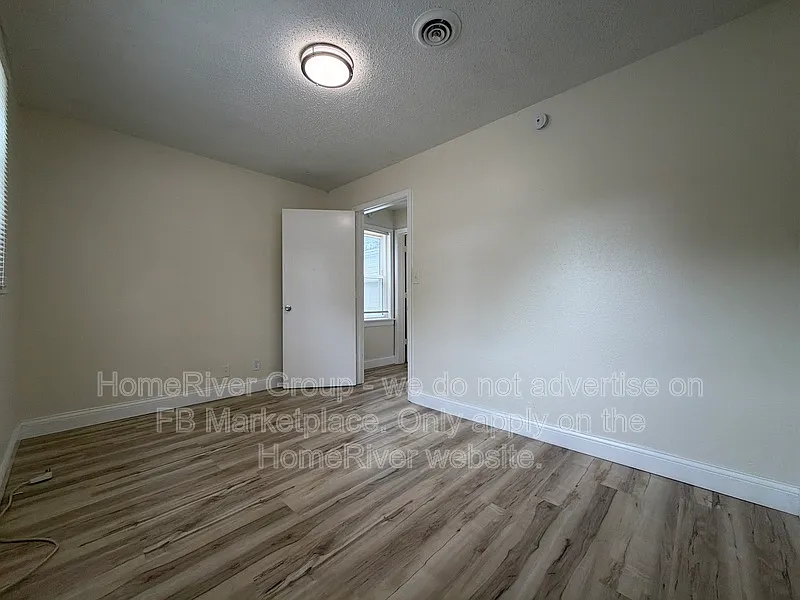 1 bed, 1.0 bath, 945 sqft, $1,050 — Photo 4