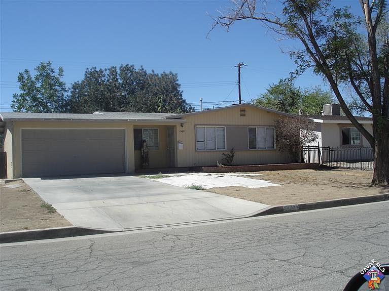 2nd image of 1508 E Palmdale Blvd #Q-6