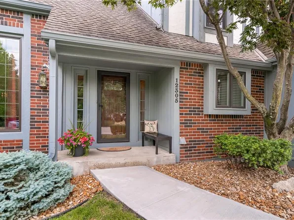 12305 Perry St, Overland Park, KS 66213
