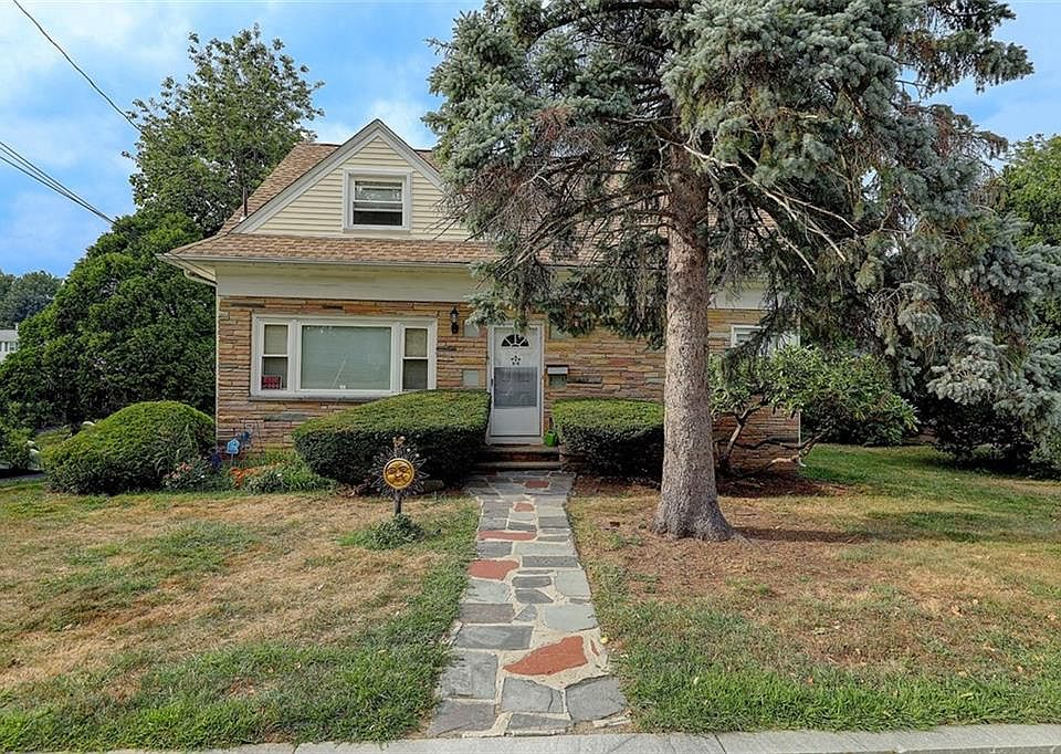 1st image of 81 Royal Ave