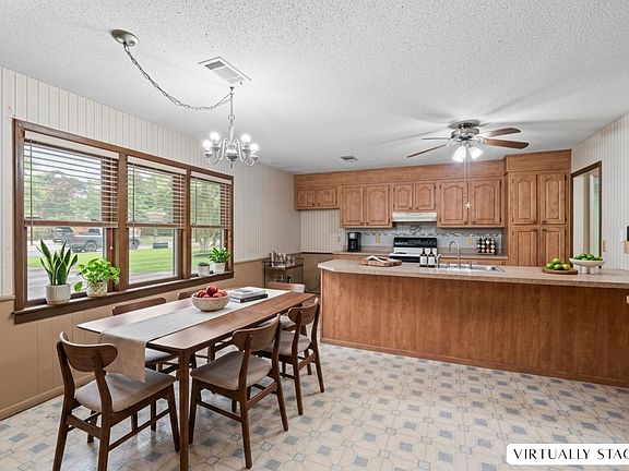 4th image of 115 Foxfire Dr