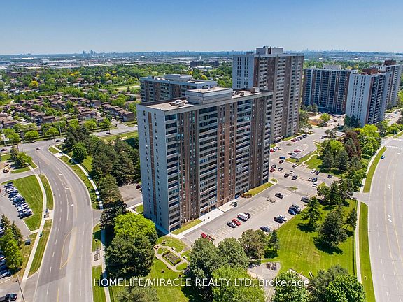 4th image of 15 Kensington Rd #907