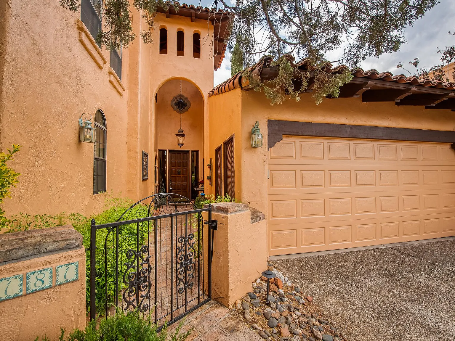 3 bed, 2084 sqft, $5,250 — Photo 1