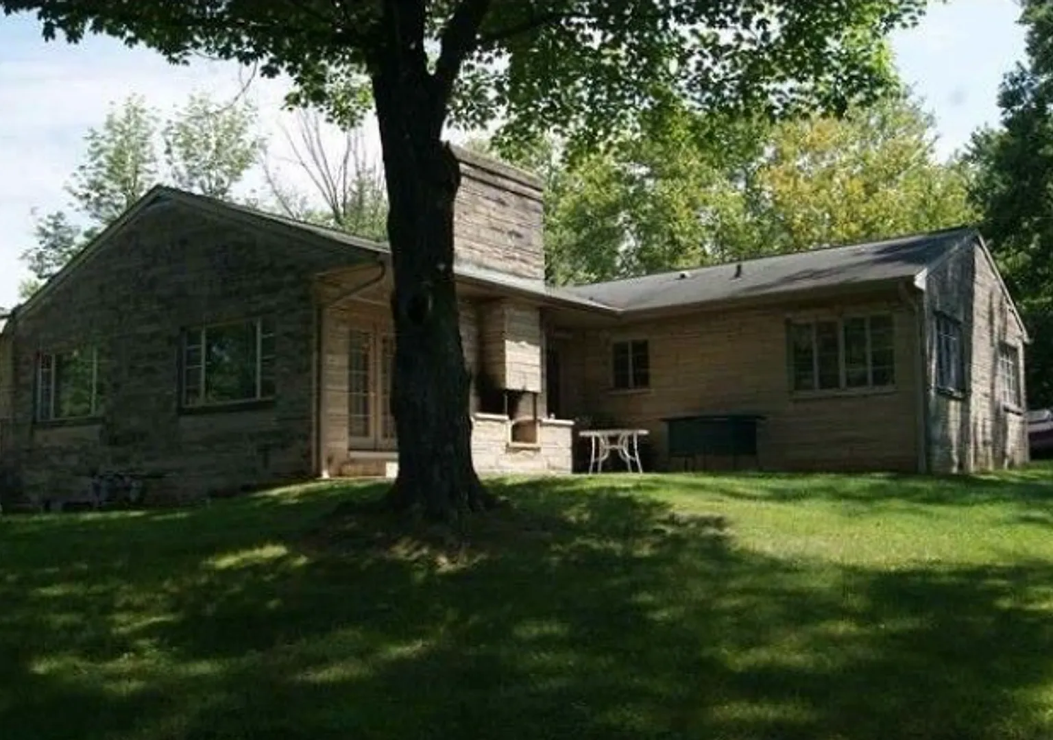 Spacious 4 bed/2 bath - walk to campus! — Photo 3