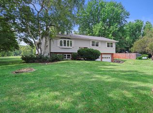 2651 Spring Hill Dr, Stoughton, WI 53589