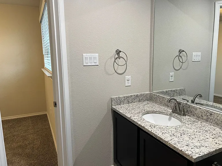 1516 Lucille St — Photo 34