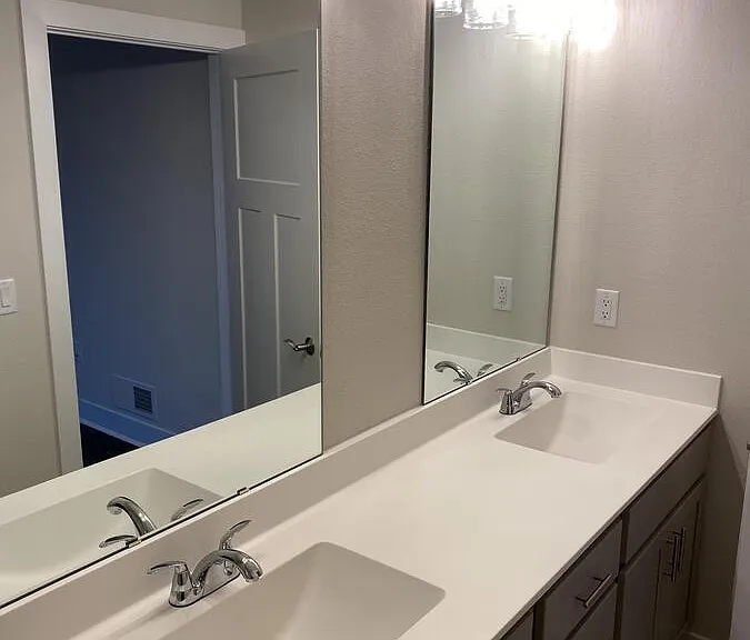 W218N16046 Tiger Lily Dr — Photo 21