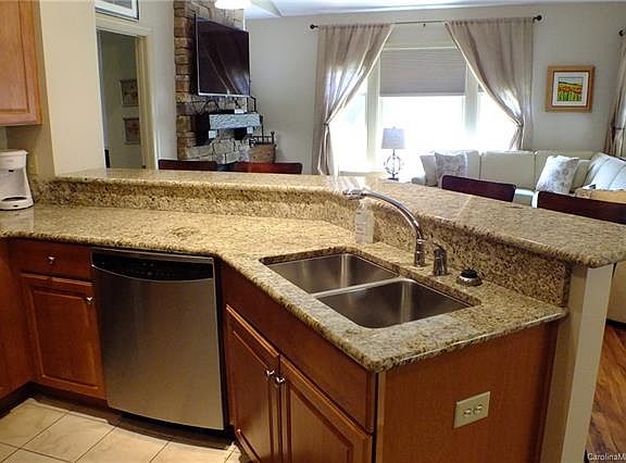5th image of 1659 Country Club Dr #D303