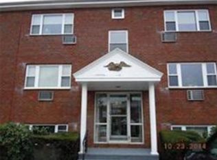 1075 Chestnut St APT 10, Newton, MA 02464