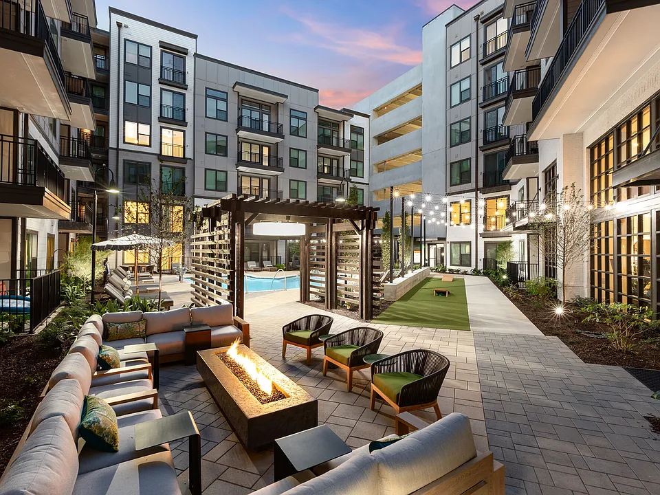 Solis Peachtree Corners apartments community photo