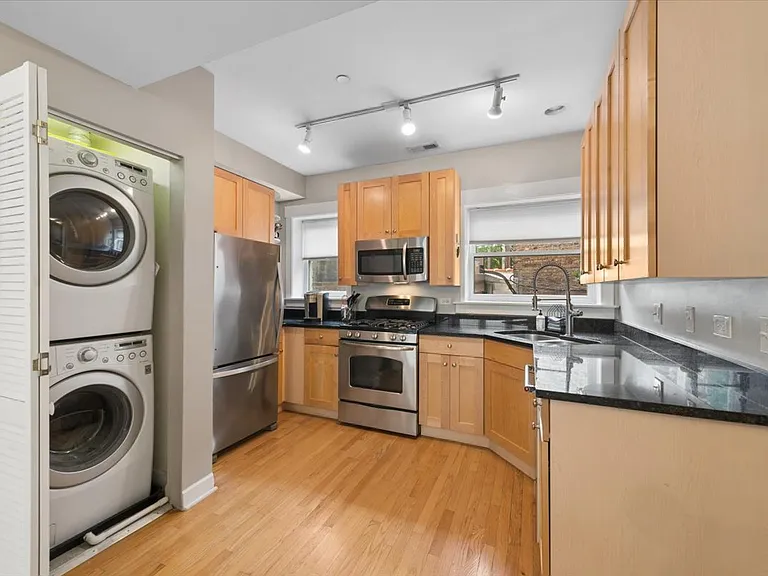 2541 Prairie Ave #1 — Photo 6