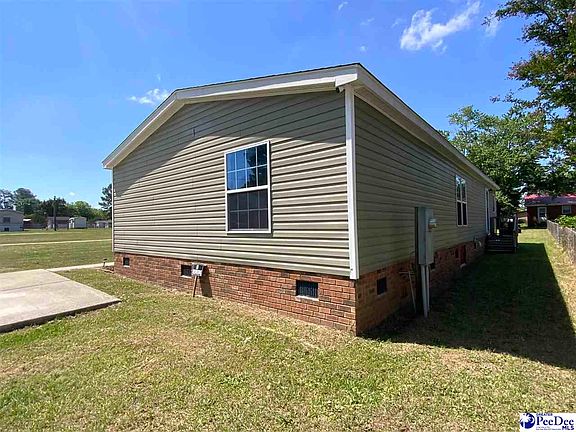 5th image of 202 Walters St