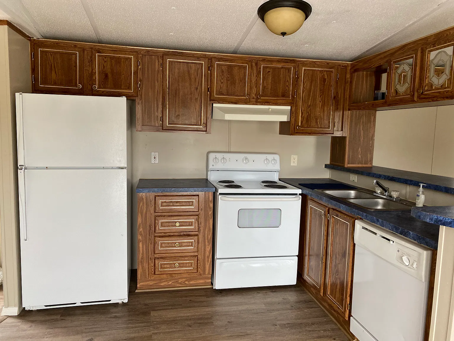 2 bed, $1,200 — Photo 4