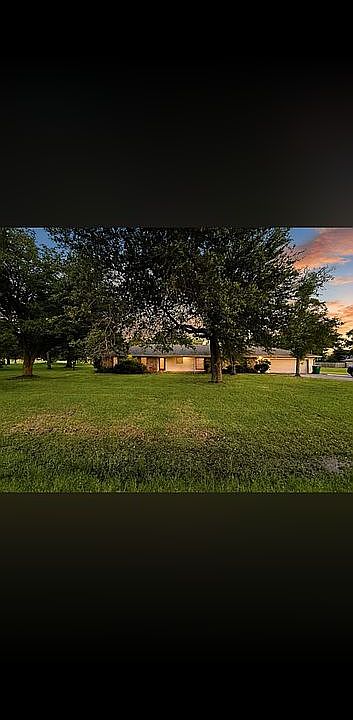 1st image of 441 Longwood Dr