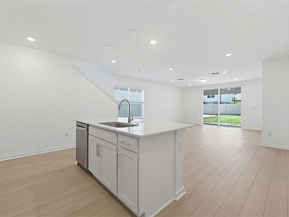 4th image of 33458 BARNEBROOK DRIVE