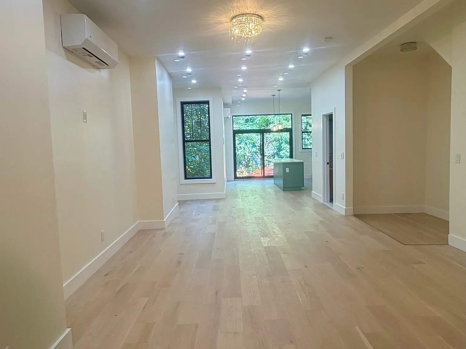 147 Quincy St — Photo 3
