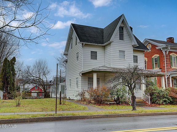 2nd image of 913 Main St
