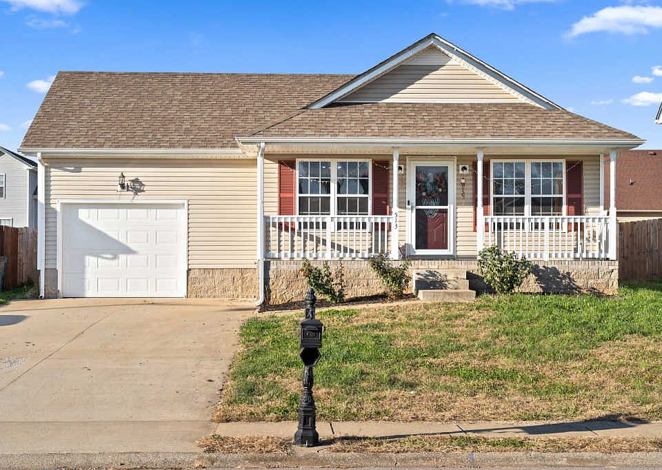1st image of 513 Fox Trot Dr
