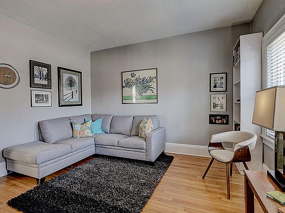 5th image of 2973 S Kinnickinnic Ave #2973A
