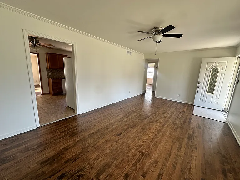 7315 Maple St — Photo 5