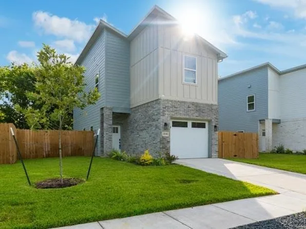 2658 Sutton St, Dallas, TX 75210