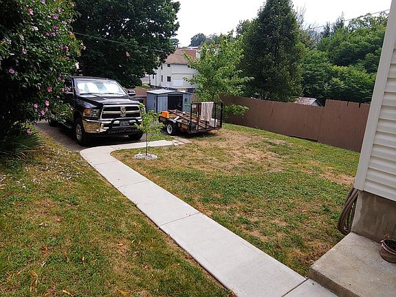 4th image of 927 Highland Ave SE