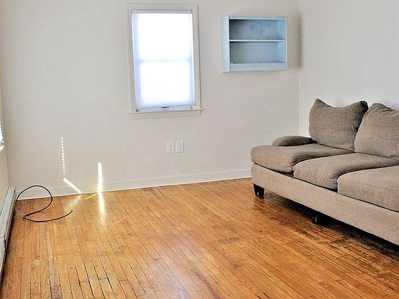 5th image of 102 Roundhill Dr Suite 203