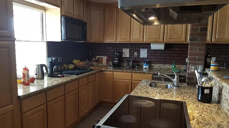 1 bed, 200 sqft, $625 — Photo 3