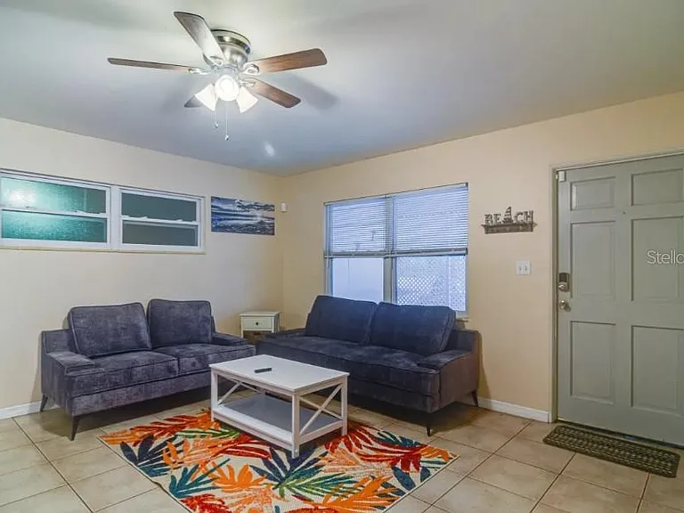 Emerald Ln — Photo 4