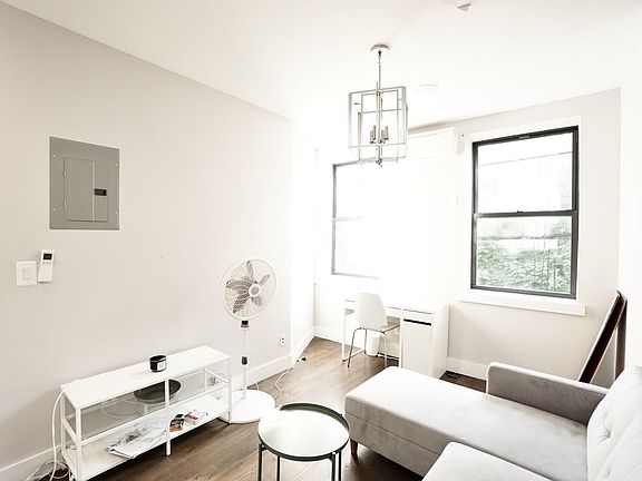 5th image of 160 W 130th St APT 4R