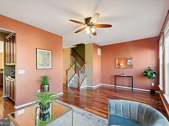 4th image of 42609 Chisholm Dr