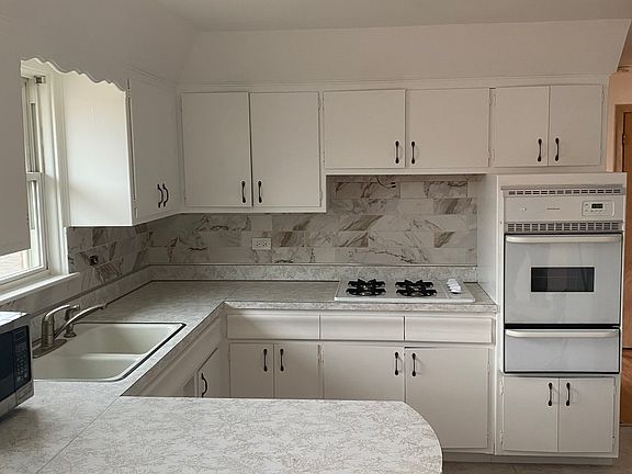 2nd image of 5600 S Narragansett Ave #3W