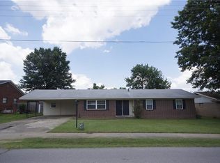 1100 D St, Barling, AR 72923