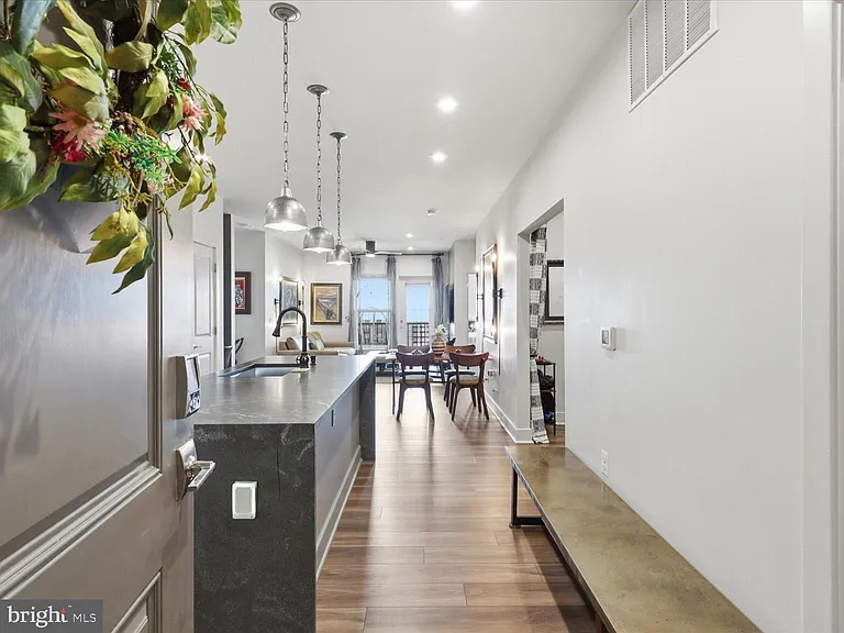 100 Saint Ives Pl #403 — Photo 1