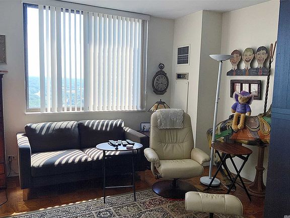 4th image of 26910 Grand Central Pkwy APT 27K
