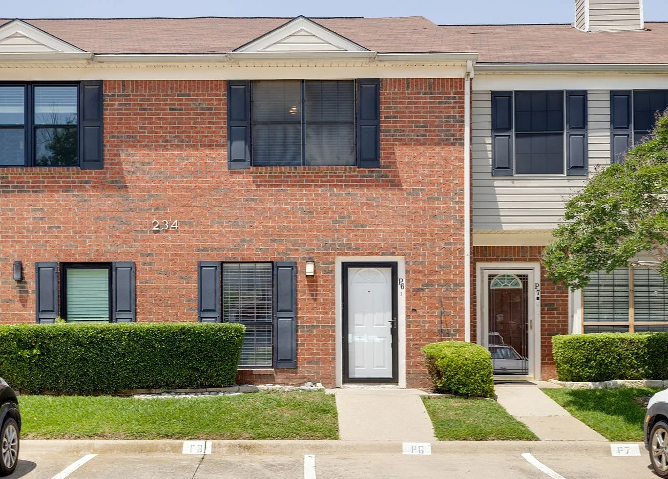 2 bed, 1.5 bath, 1188 sqft, $1,599 — Photo 1