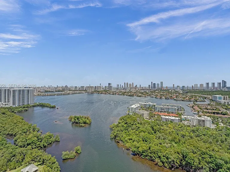 16385 Biscayne Blvd #3107 — Photo 40