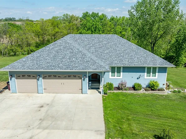9612 Fairfax Trl, Indianola, IA 50125