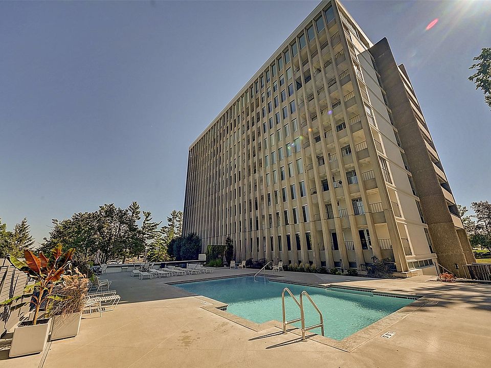 1st image of 2222 1st Ave NE APT 507