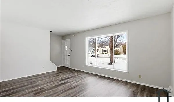 27190 Zeman Ave — Photo 3